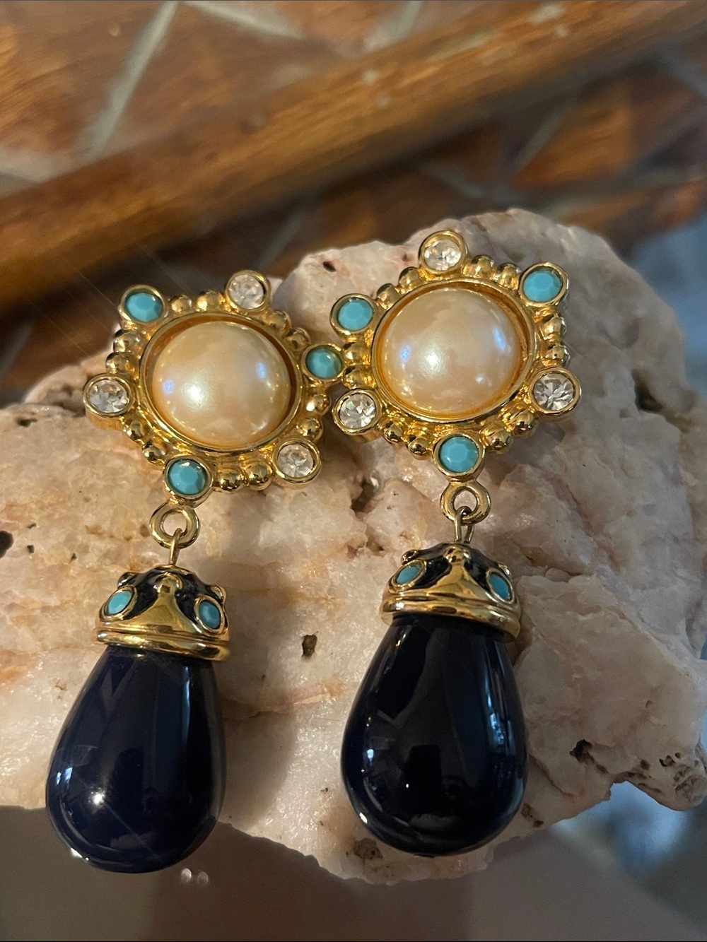 Vintage Jose Barrera For Avon Roman Holiday Dangle Clip On Earrings